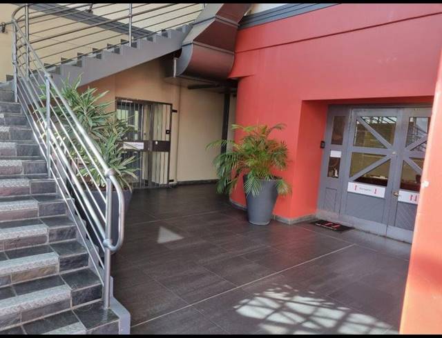 BUSINESS PROPERTY TO RENT IN MOWBRAY